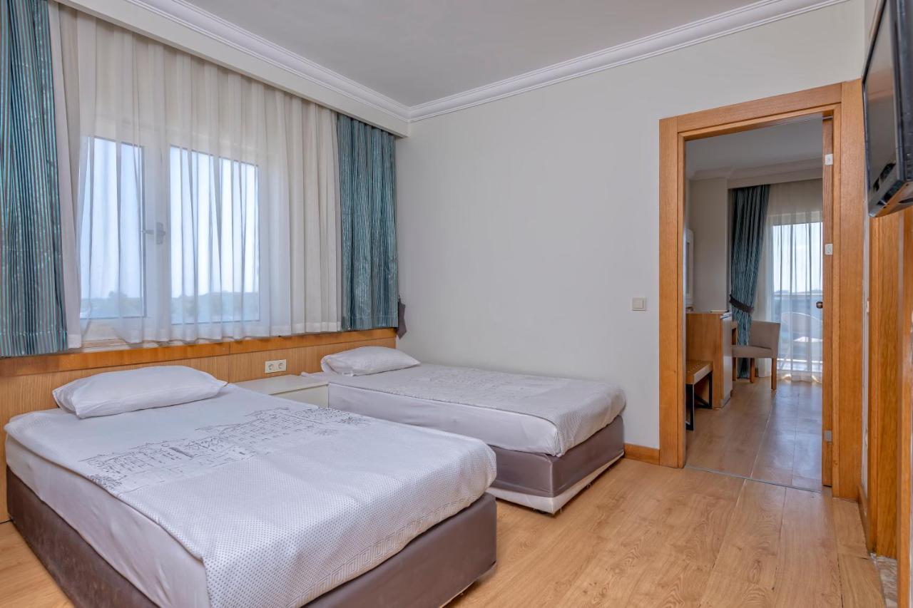 Lake River Side Hotel Spa Luaran gambar